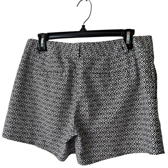Banana Republic Hampton Shorts Womens Size 4 Black White Maze Geometric Abstract - Picture 2 of 11
